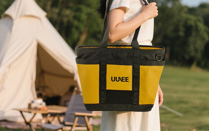 The Advantages of the Waterproof Tote Bag