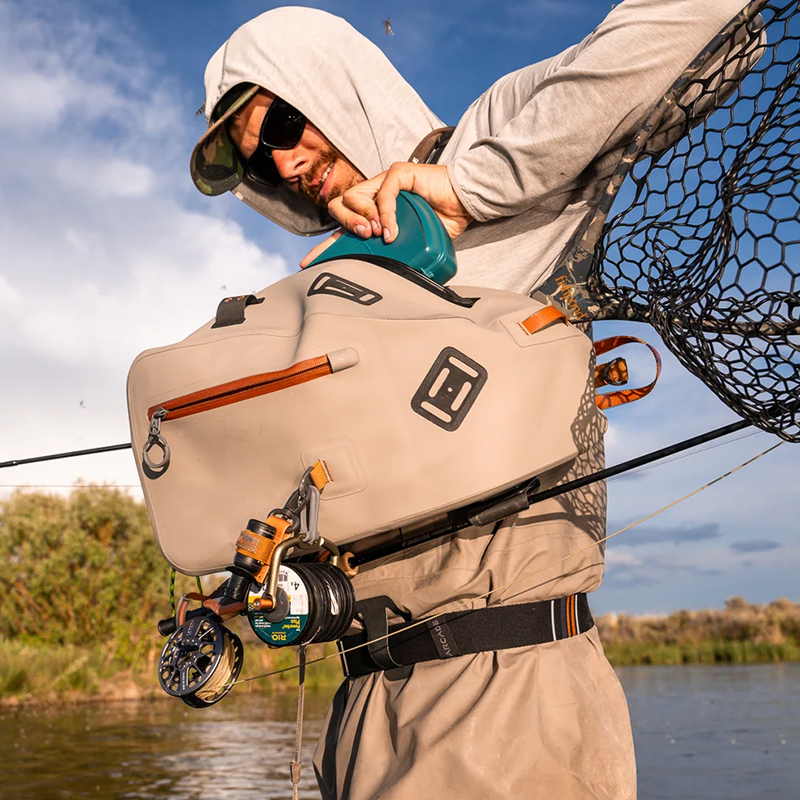 Fishing shoulder bag